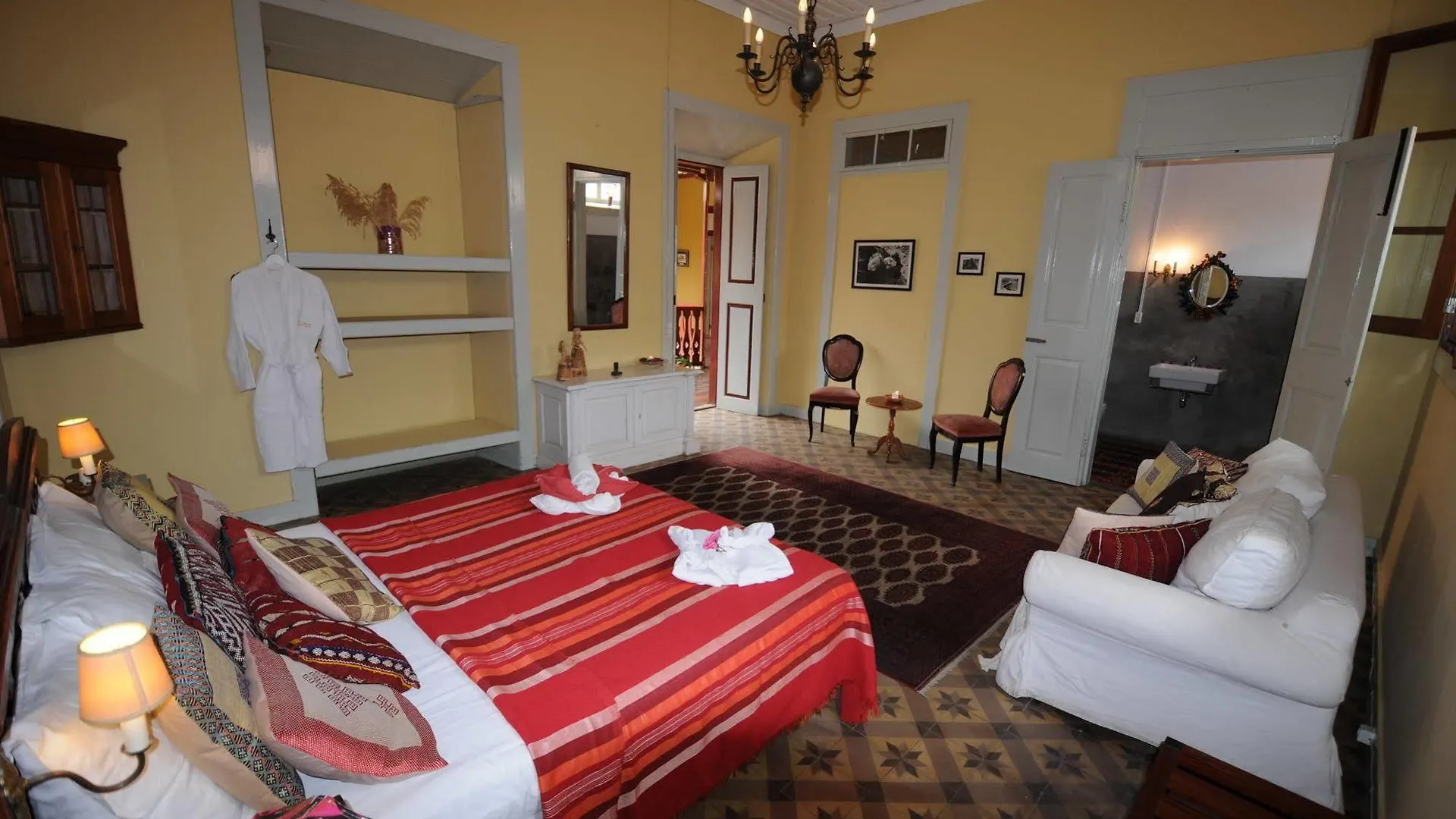 The Colonial Guest House Sao Filipe 2*,  Cape Verde