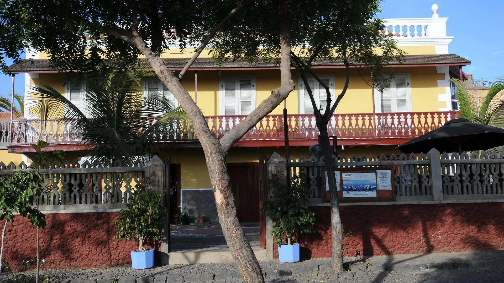 Hotel The Colonial Guest House Sao Filipe